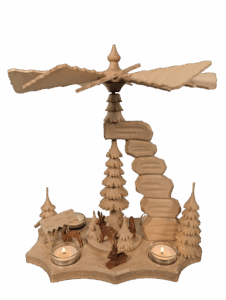 Felsenpyramide mit Rehe farbig